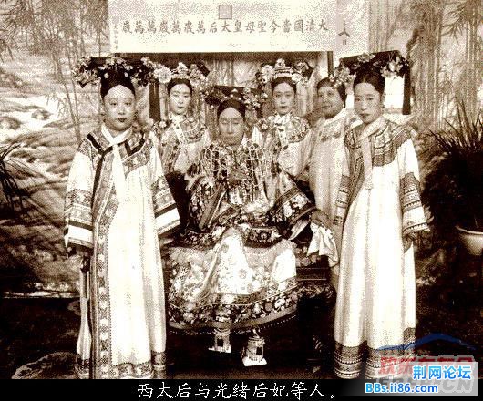 这不是僵尸... 怪不得后宫三千都锁不住皇上的心 原来都是这货色