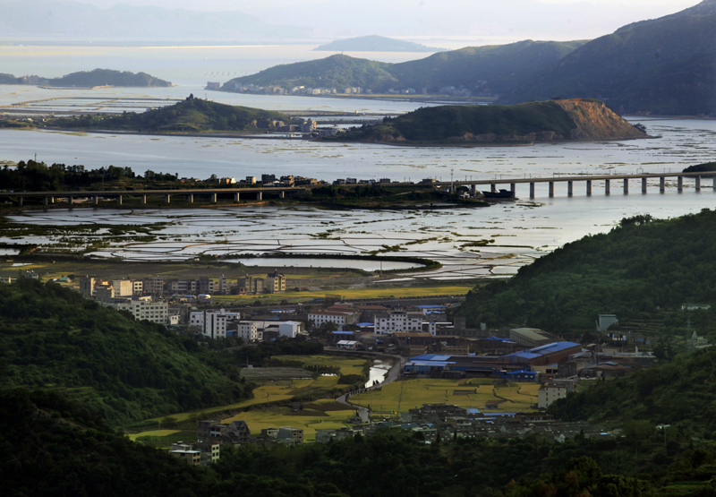 乐清湾畔之湖雾社区.jpg