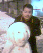 看这雪人可爱吧