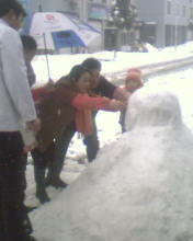 大[家多在做雪人可把我一家乐的