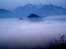 金山看雾